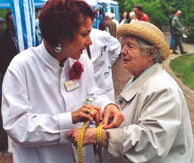 Foto: Barbara Müller als Frau Dr. Sonnenschein